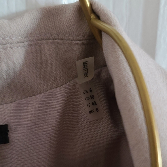 Tahari Blazer - Picture 2 of 9